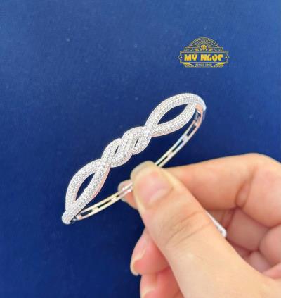 Vòng kiểu 610 - Hội Trắng