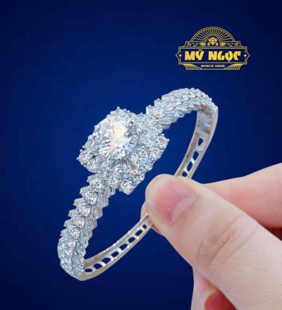 Vòng kiểu 610 - Hội Trắng