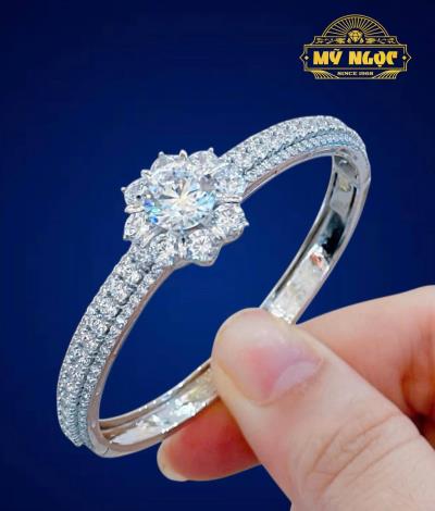 Vòng kiểu 610 - Hội Trắng